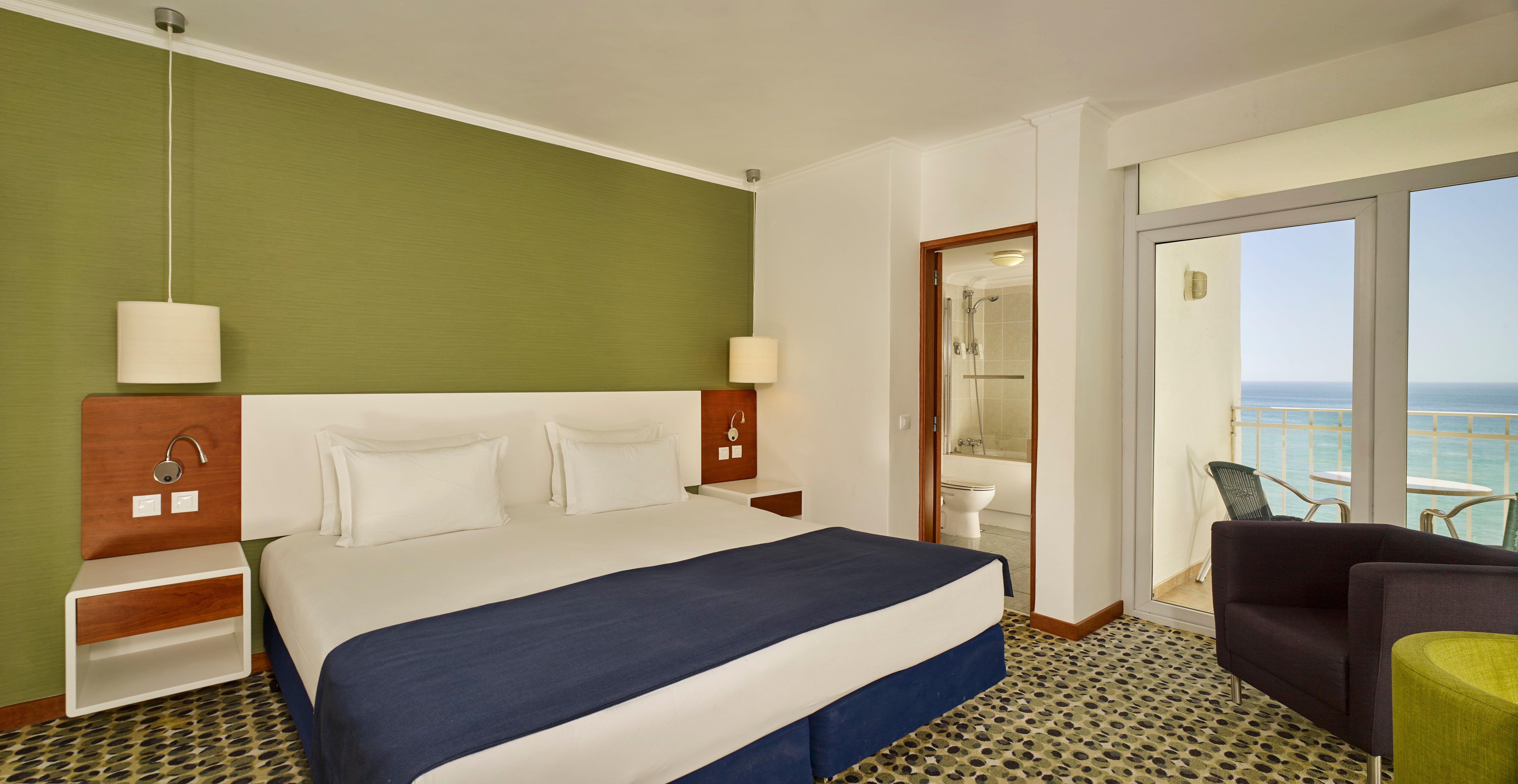 Holiday Inn Algarve - Armacao De Pera, An Ihg Hotel מראה חיצוני תמונה