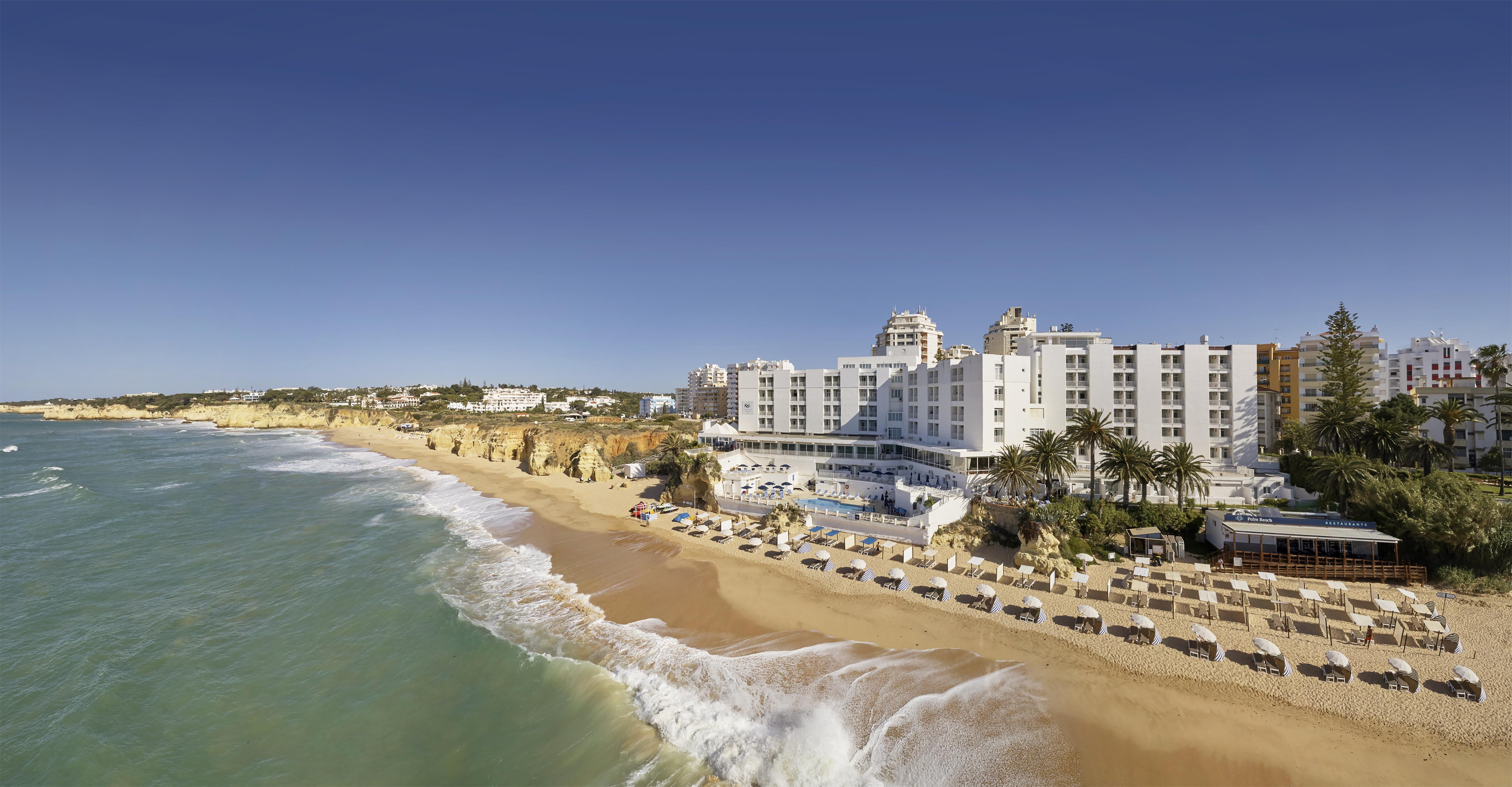 Holiday Inn Algarve - Armacao De Pera, An Ihg Hotel מראה חיצוני תמונה
