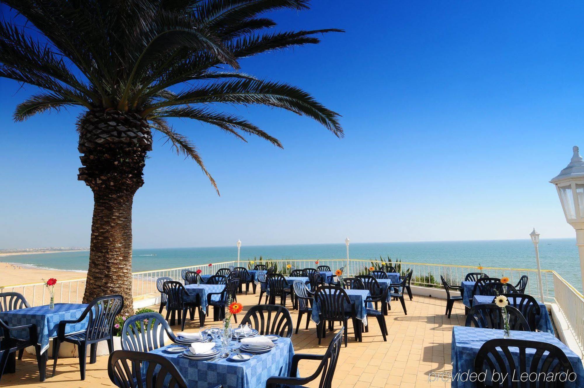 Holiday Inn Algarve - Armacao De Pera, An Ihg Hotel מסעדה תמונה